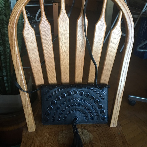 Brand New Linea Pelle Leather Grommet Detail Black Crossbody Bag - Picture 2 of 12